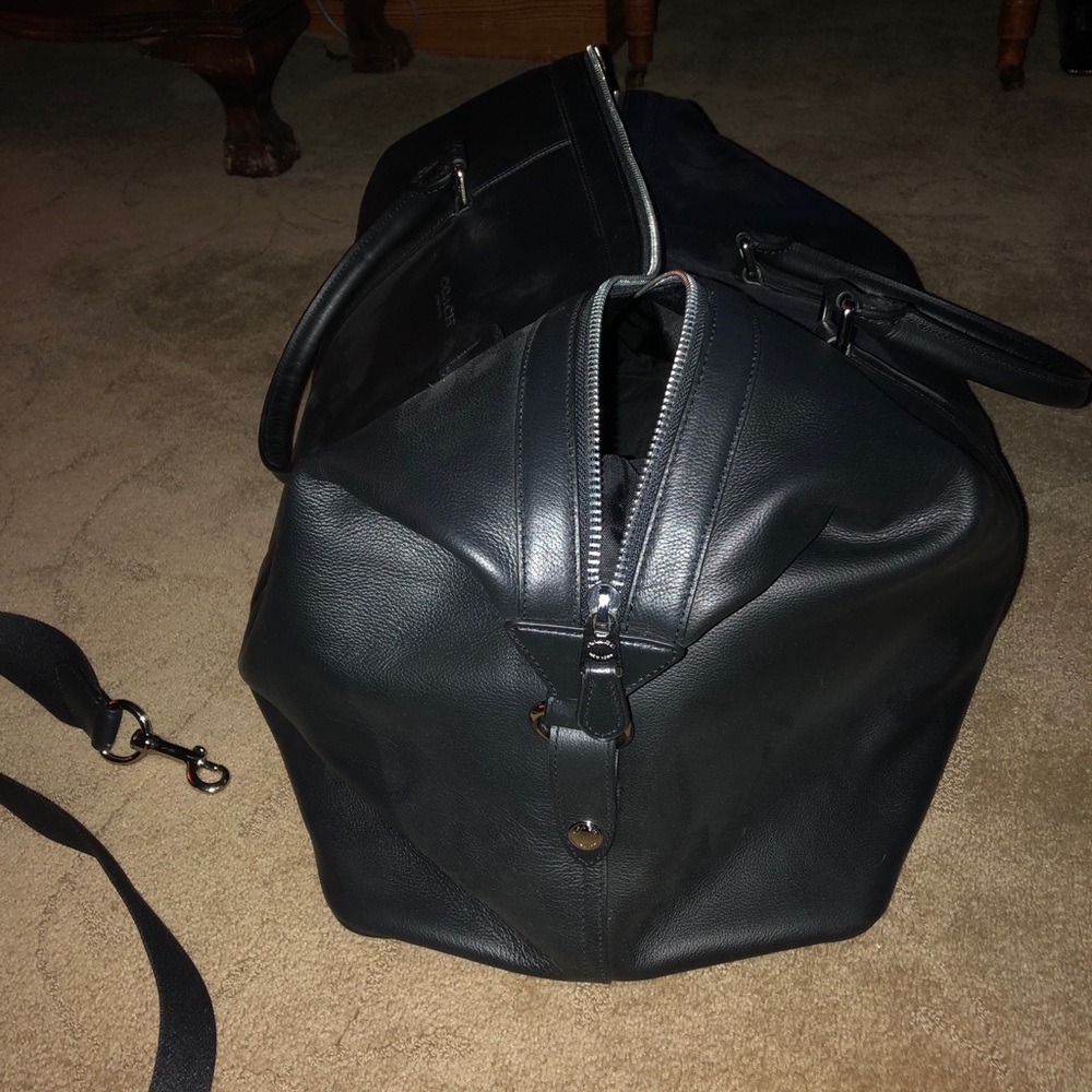 Coach Weekender - Picture 3 of 5